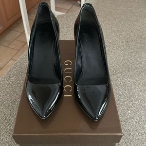 Authentic black patent Gucci heels/pumps size 8